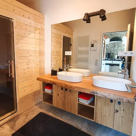 Großzügige Mit Sauna, Kamin, Xl-tafel Für Gruppen * Großharthau